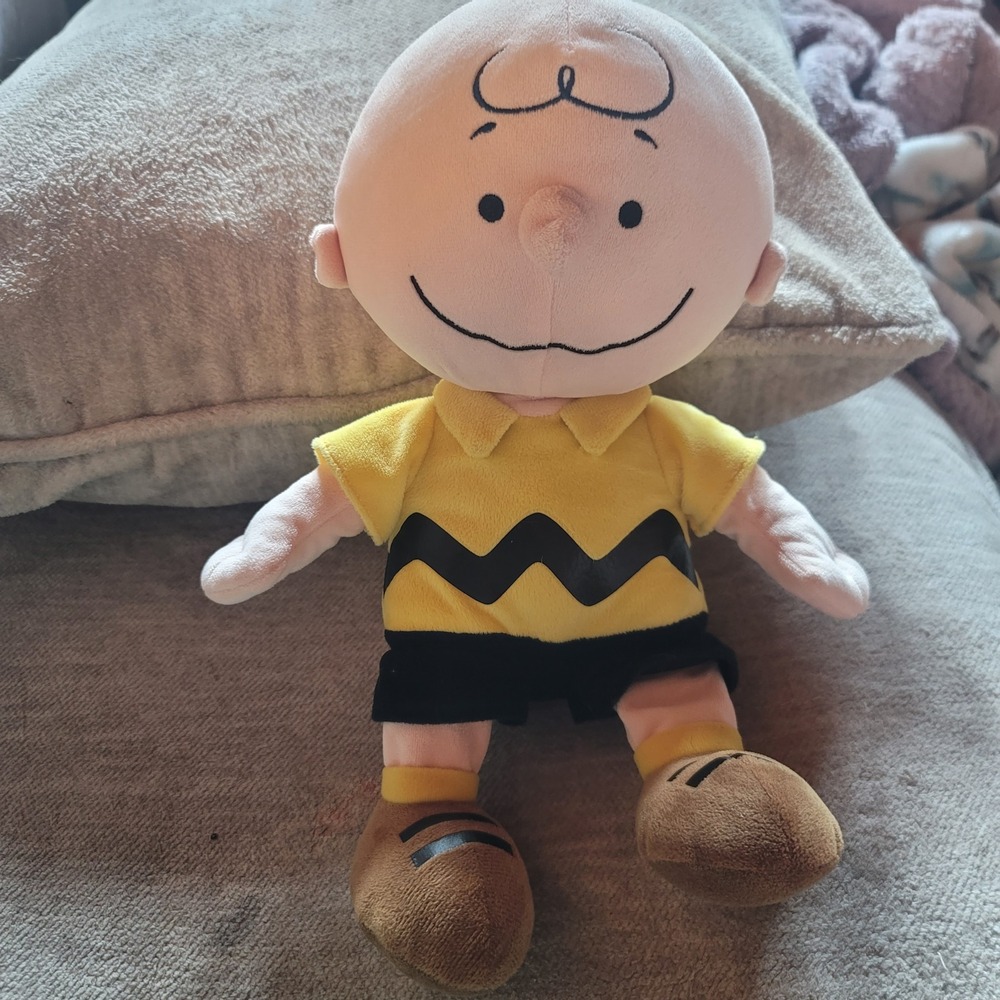 Kohls Cares Peanuts Charlie Brown Plush Stuffed Toy Yellow Zig Zag Shirt 2015